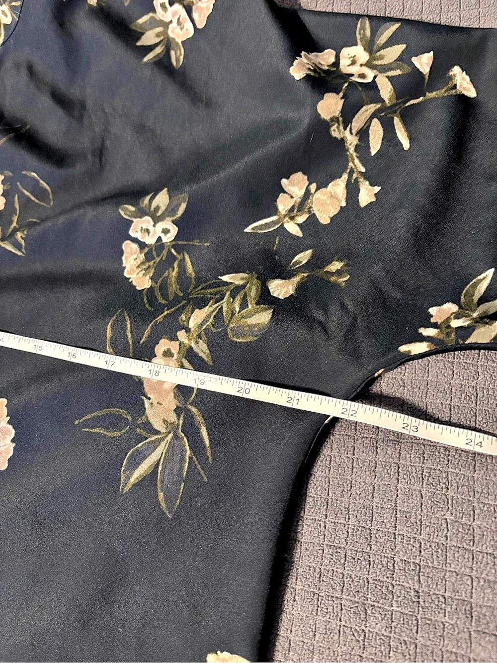 Vince Floral Blouse Black & Gold/Brown Size Small - Picture 11 of 12